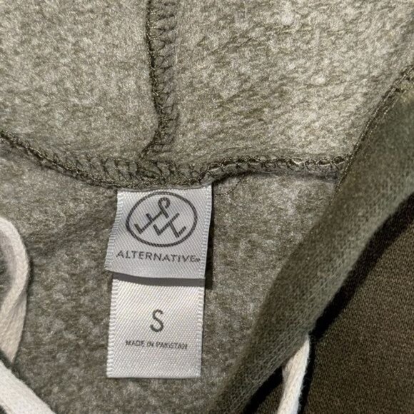 Camo Hoodie Sweatshirt With Kangaroo Pocket & Drawstring Hood - Picture 4 of 10